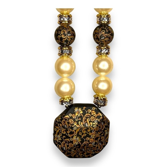 VINTAGE HAND PAINTED JAPANESE BEADED NECKLACE RETRO FLORAL FILIGREE FAUX PEARL